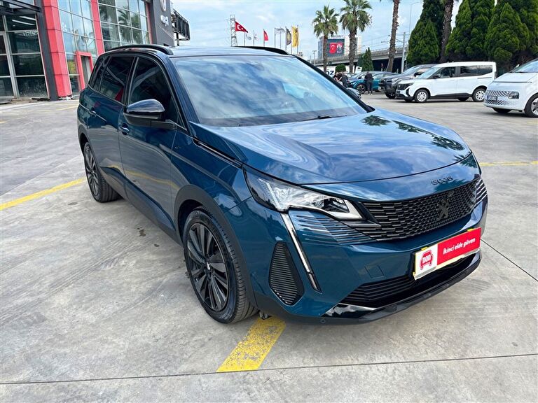 PEUGEOT 5008