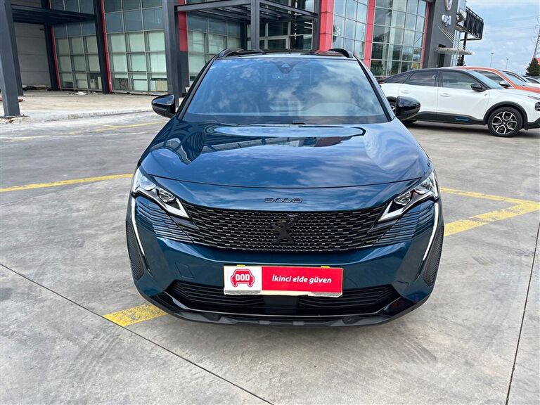 PEUGEOT 5008
