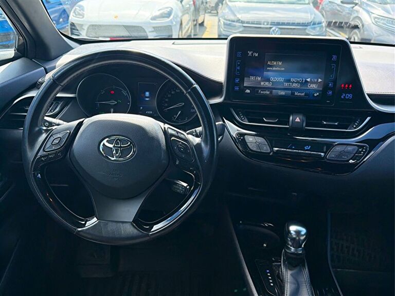 TOYOTA C-HR