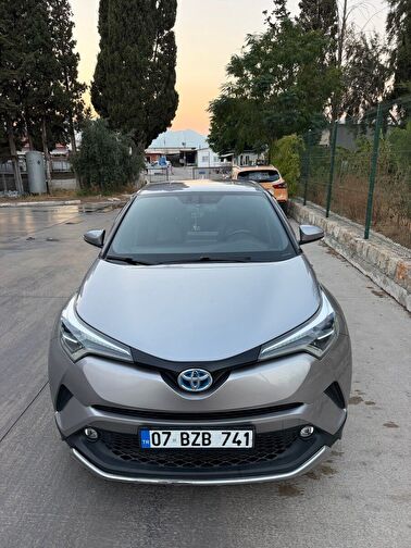 TOYOTA C-HR
