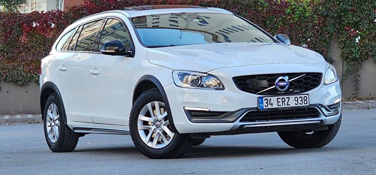 VOLVO V60 CROSS COUNTRY