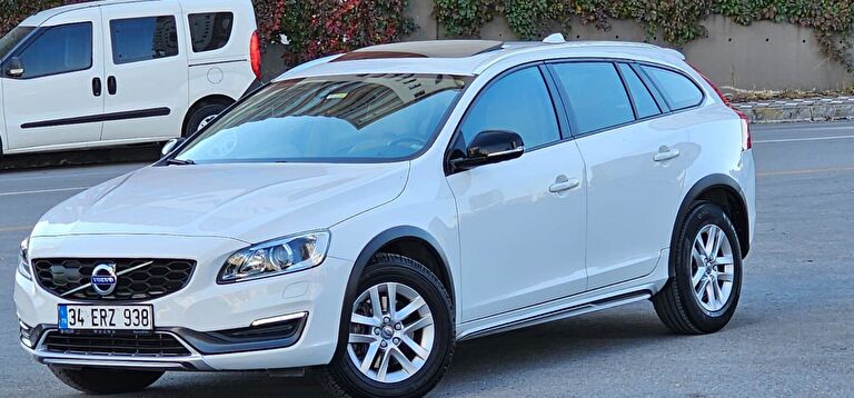 VOLVO V60 CROSS COUNTRY