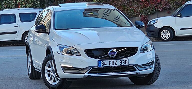 VOLVO V60 CROSS COUNTRY