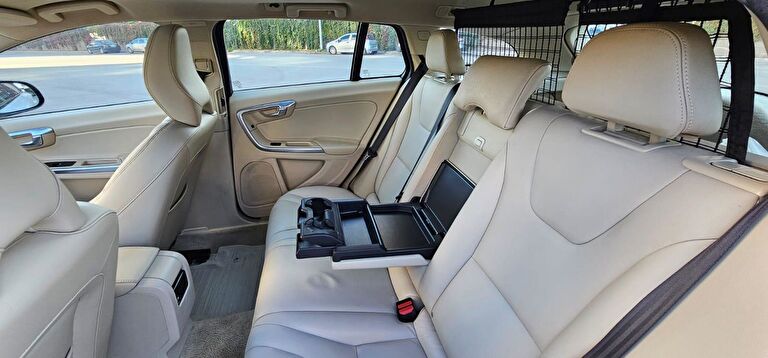 VOLVO V60 CROSS COUNTRY