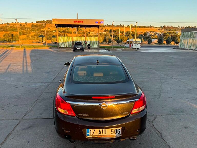 OPEL INSIGNIA
