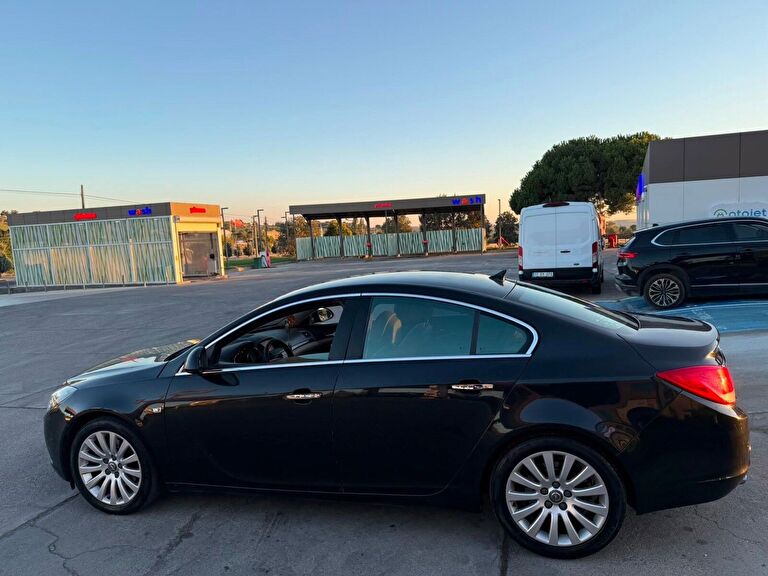 OPEL INSIGNIA