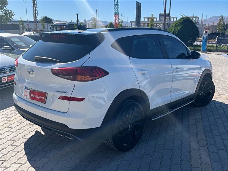 HYUNDAI TUCSON