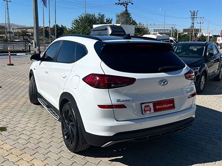 HYUNDAI TUCSON