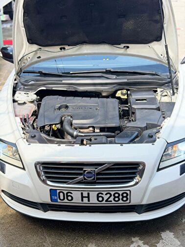 VOLVO S40