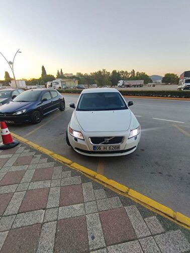 VOLVO S40