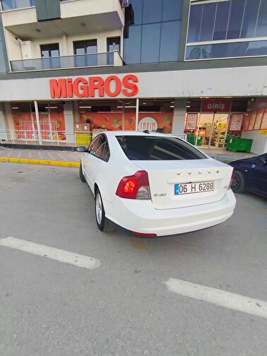 VOLVO S40