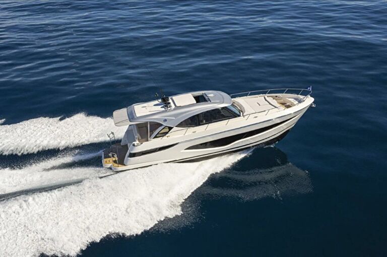 Riviera 4300 SPORTS EXPRESS