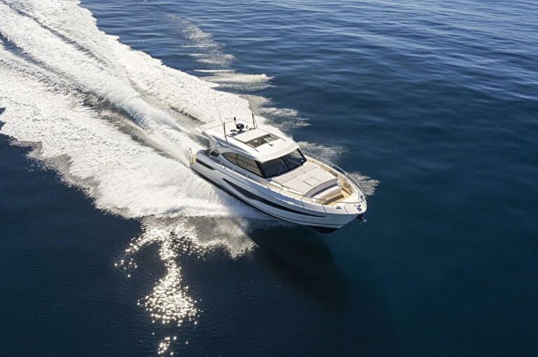 Riviera 4300 SPORTS EXPRESS