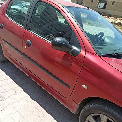 PEUGEOT 206