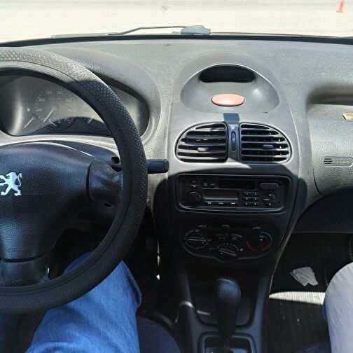 PEUGEOT 206