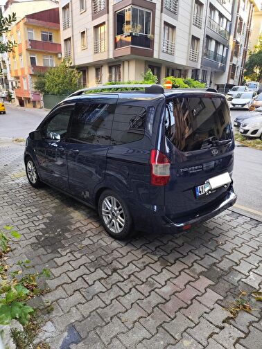 FORD TOURNEO COURIER