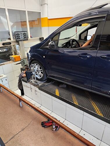 FORD TOURNEO COURIER