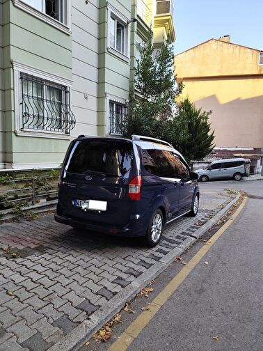 FORD TOURNEO COURIER