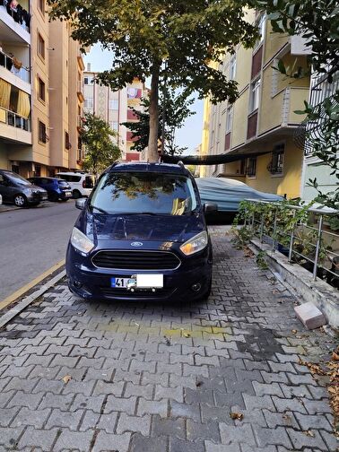 FORD TOURNEO COURIER