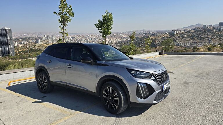 PEUGEOT 2008