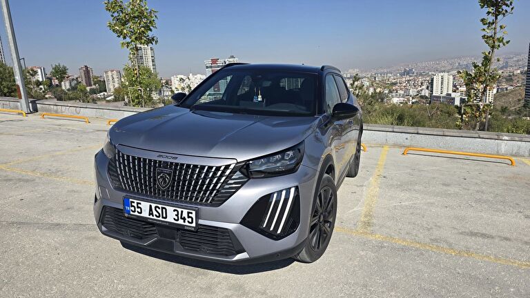PEUGEOT 2008