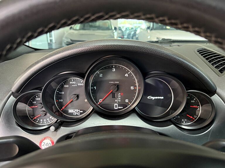 PORSCHE CAYENNE