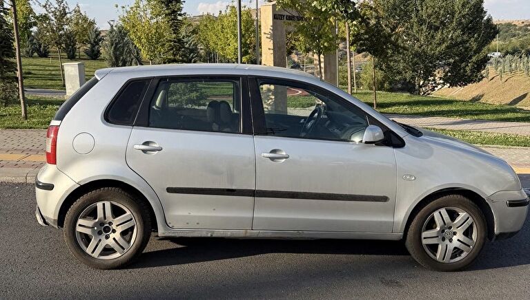 VOLKSWAGEN POLO