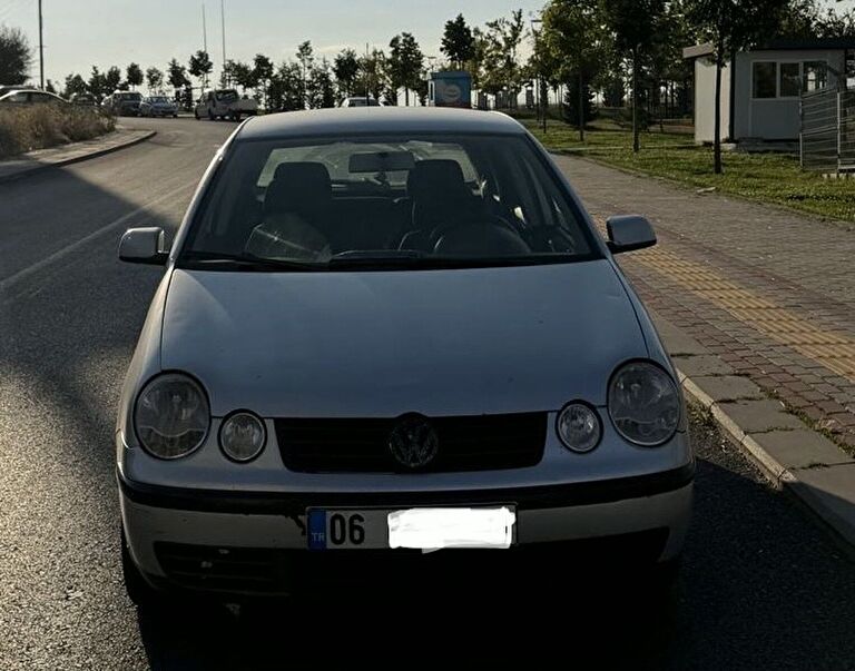 VOLKSWAGEN POLO