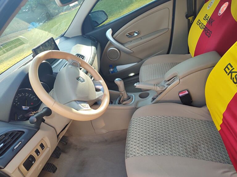 RENAULT FLUENCE