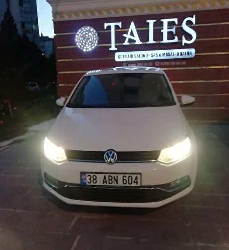 VOLKSWAGEN POLO