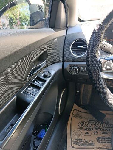 CHEVROLET CRUZE