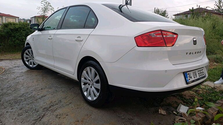 SEAT TOLEDO