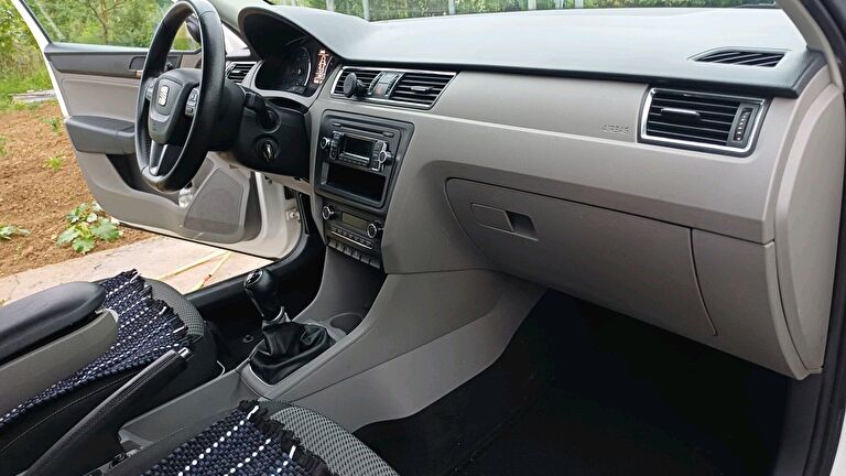 SEAT TOLEDO