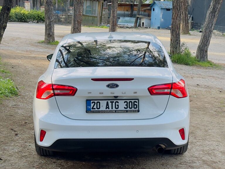 FORD FOCUS