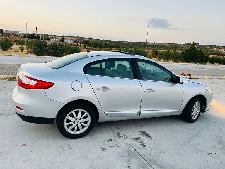 RENAULT FLUENCE