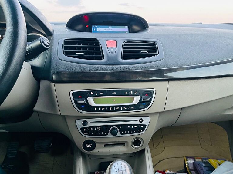 RENAULT FLUENCE
