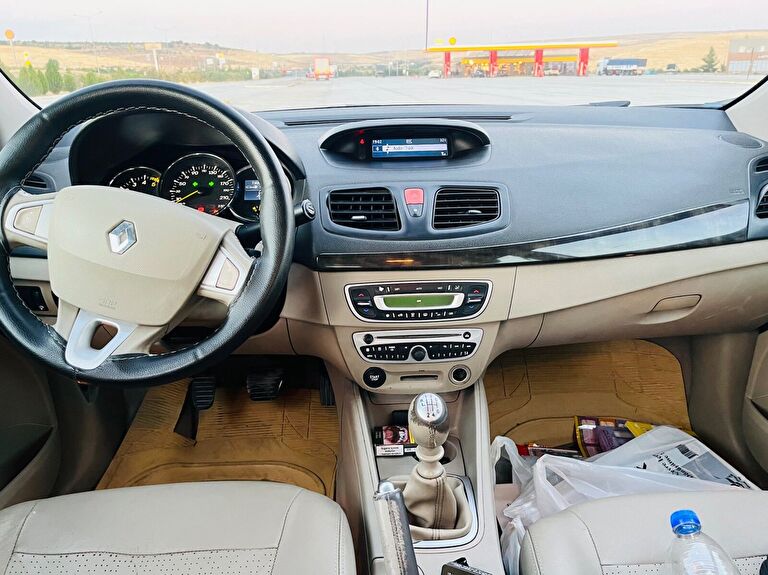 RENAULT FLUENCE