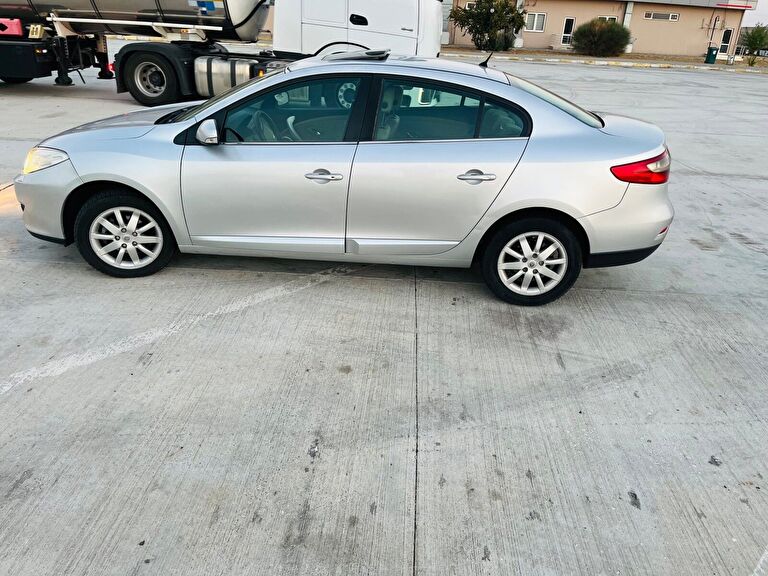 RENAULT FLUENCE