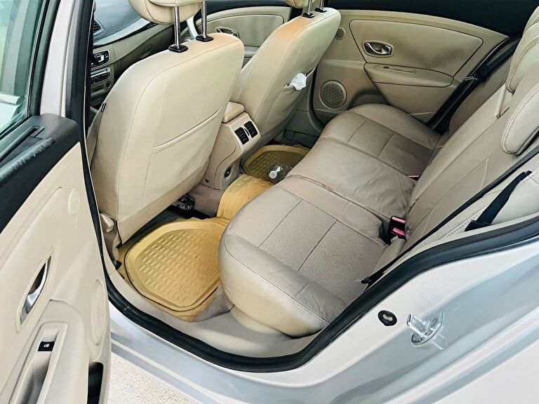 RENAULT FLUENCE