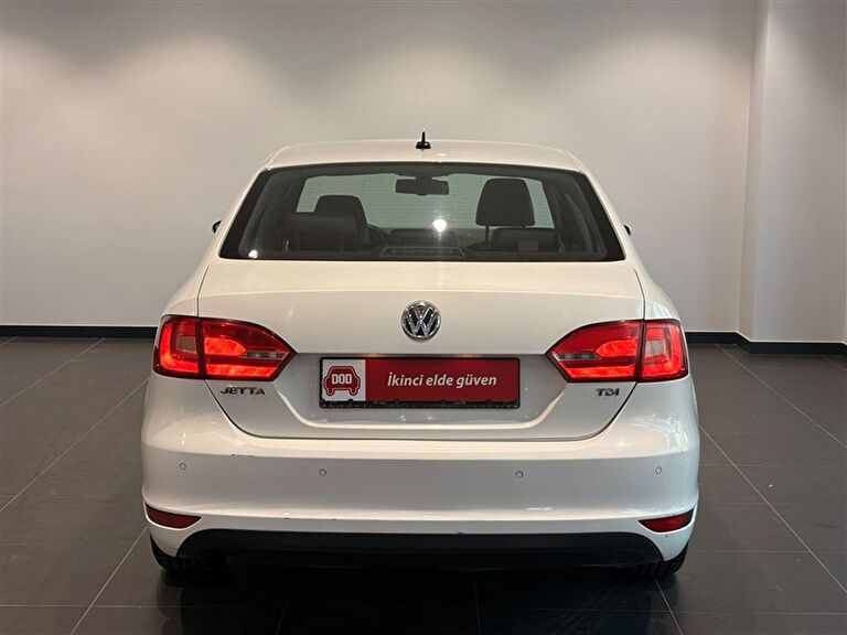 VOLKSWAGEN JETTA