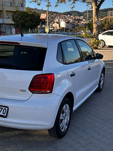 VOLKSWAGEN POLO