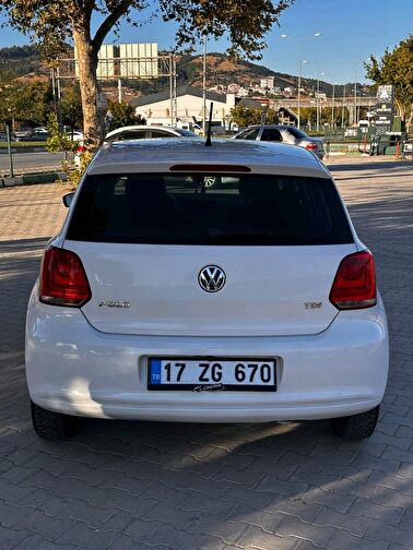 VOLKSWAGEN POLO