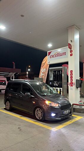 FORD TOURNEO COURIER