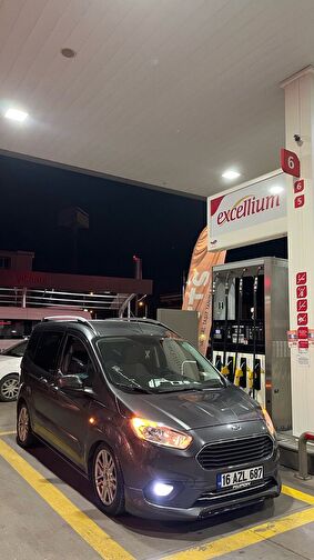 FORD TOURNEO COURIER