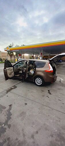 RENAULT GRAND SCENIC