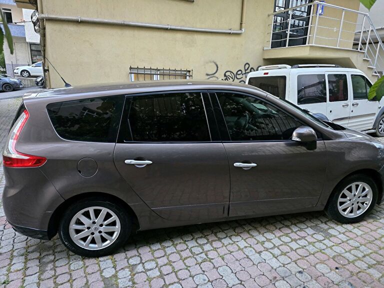 RENAULT GRAND SCENIC