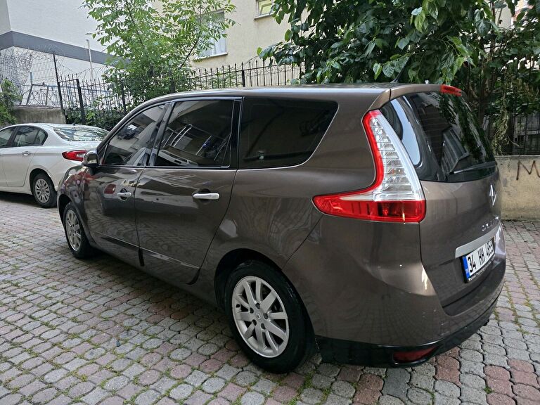 RENAULT GRAND SCENIC