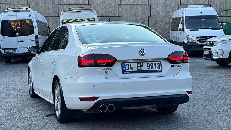 VOLKSWAGEN JETTA