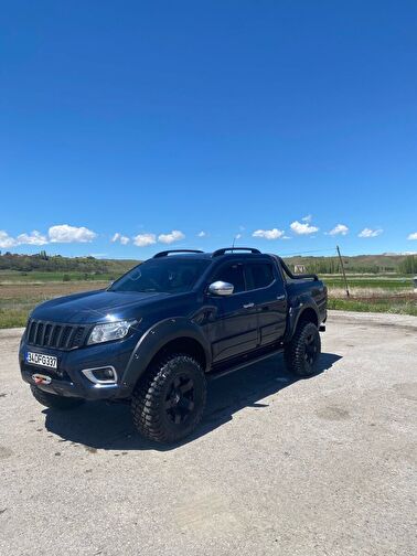NISSAN NAVARA
