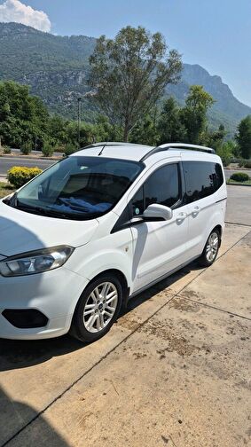 FORD TOURNEO COURIER